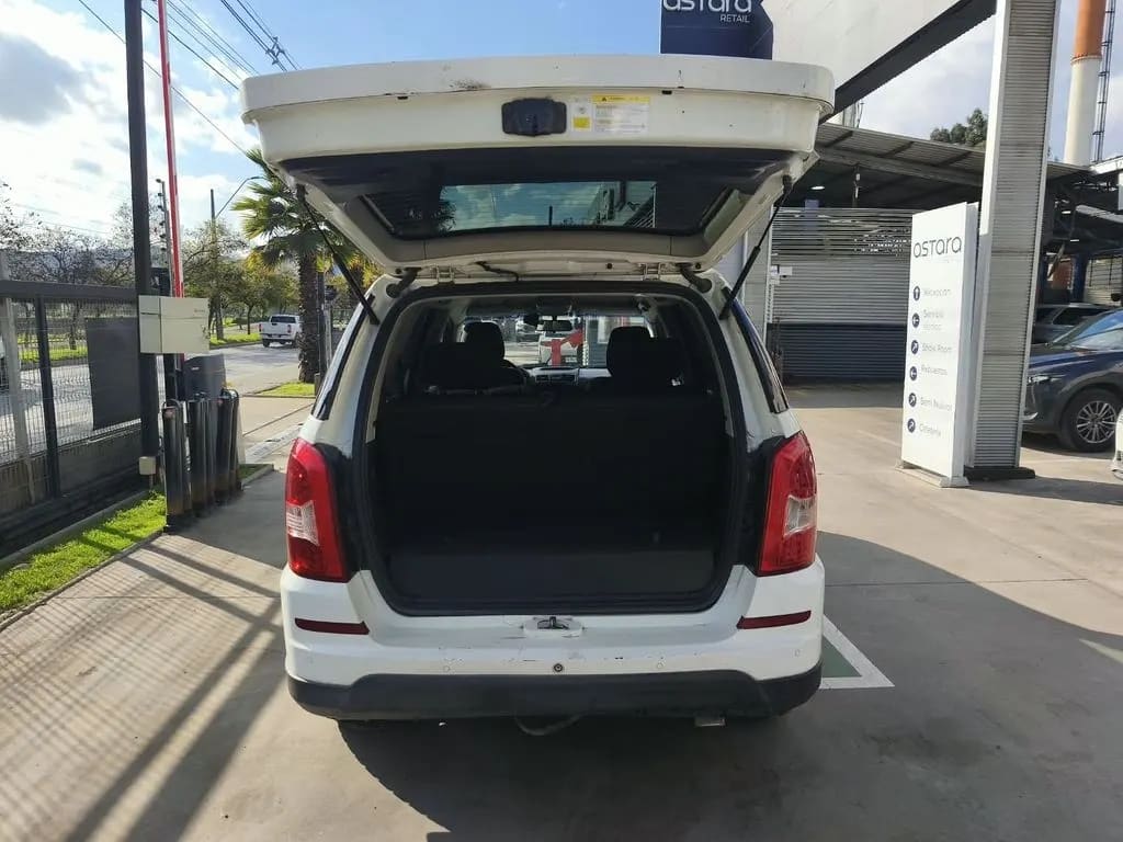 Ssangyong Rexton 2.0 Diesel 4x2 año 2014