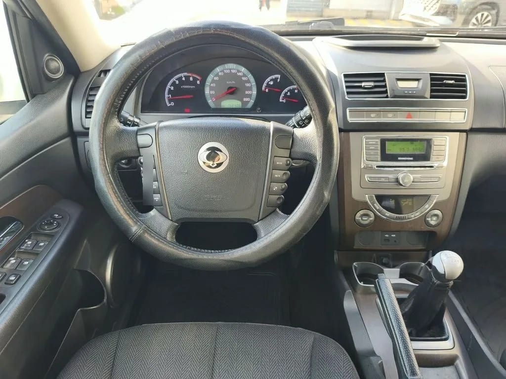 Ssangyong Rexton 2.0 Diesel 4x2 año 2014