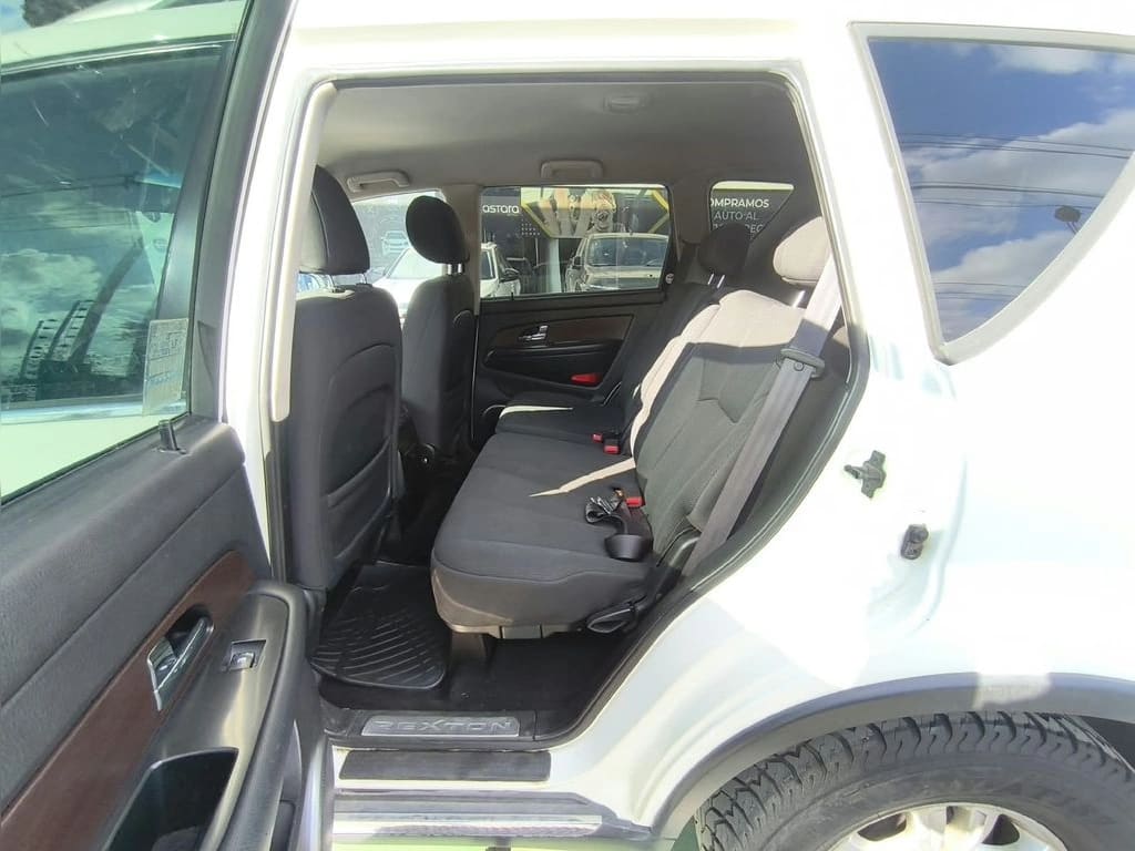Ssangyong Rexton 2.0 Diesel 4x2 año 2014