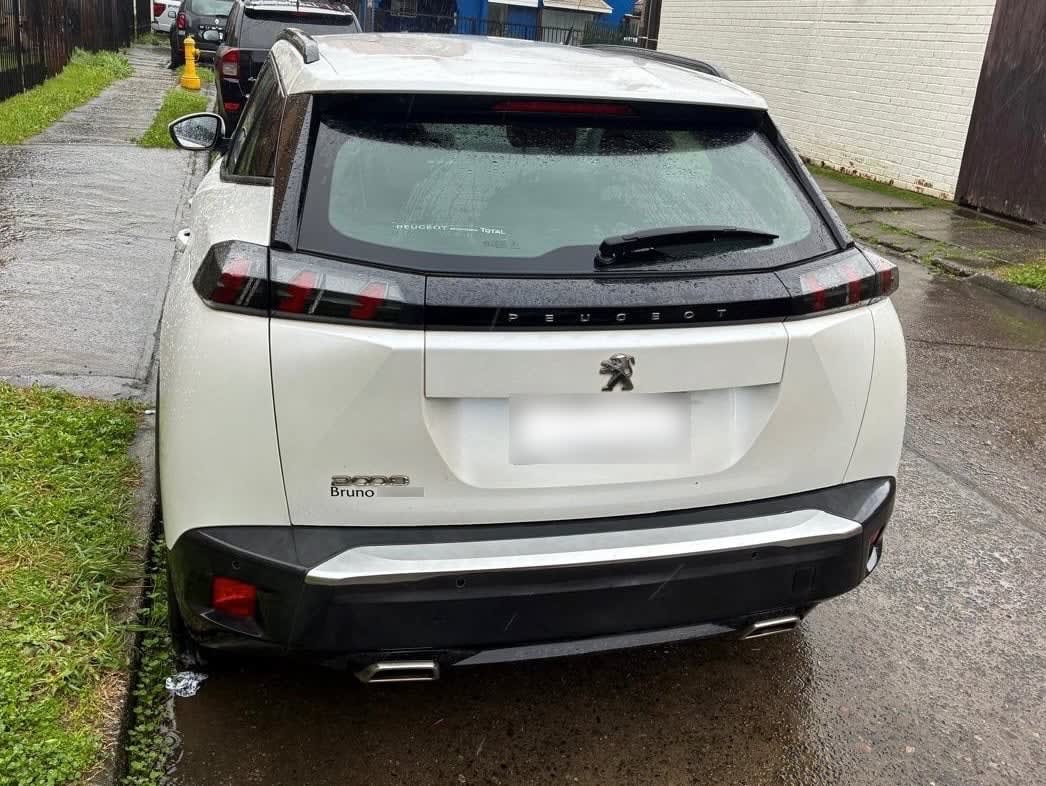 PEUGEOT 2008 1.2 Premier Puretech 130 Mt año 2020