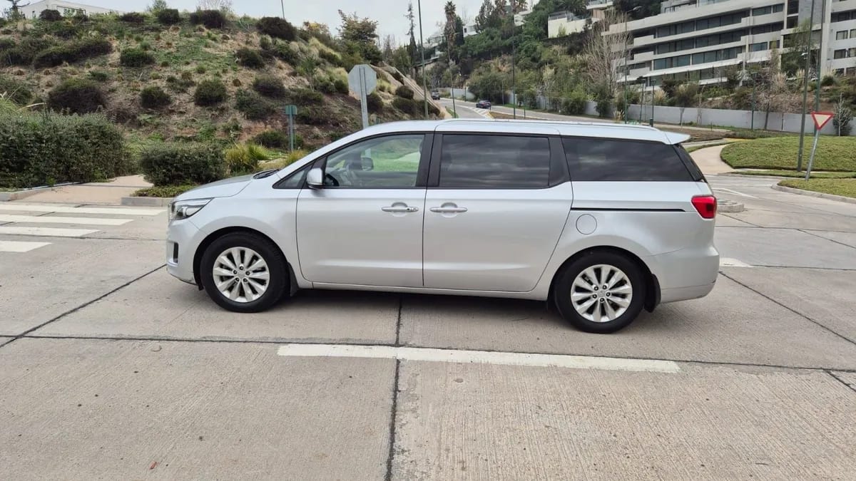 KIA MOTORS GRAND CARNIVAL Grand Carnival Ex 3.3 Gsl 6at Ltd año 2018