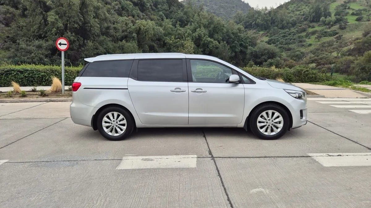 KIA MOTORS GRAND CARNIVAL Grand Carnival Ex 3.3 Gsl 6at Ltd año 2018