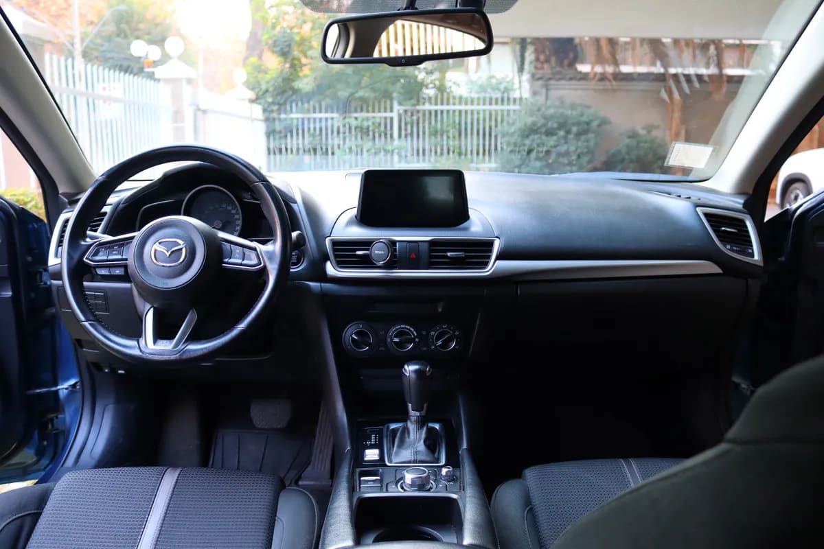 MAZDA MAZDA3 2.0 Sport V Sr 6at año 2019