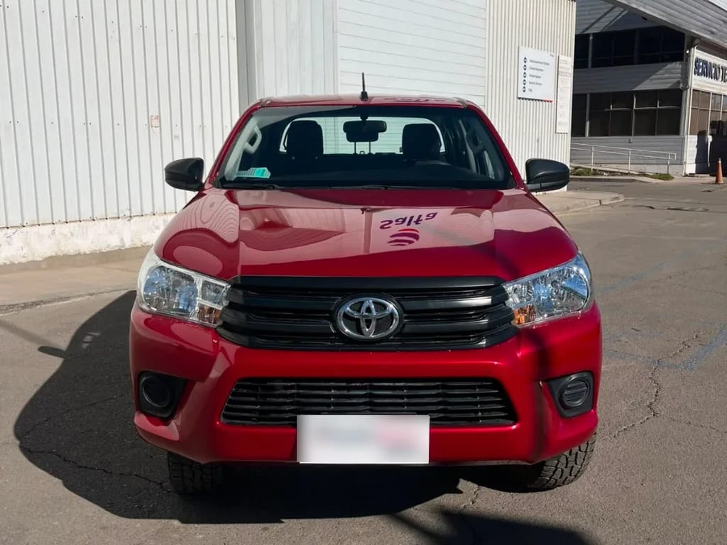 Toyota Hilux Dc 4x2 2.4 D Dx Mt año 2023
