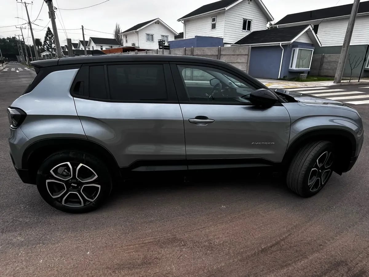 JEEP AVENGER 1.2 E-Hibryd Altitude At Hibrido año 2025