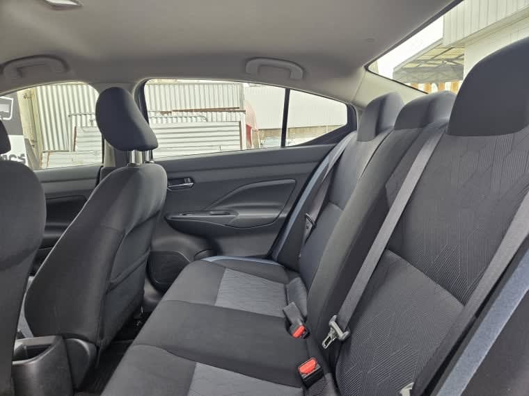 Nissan Versa Versa año 2024