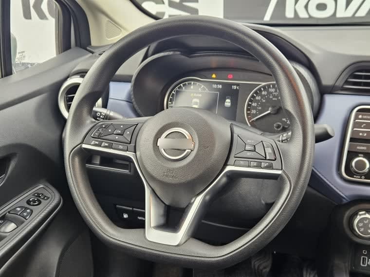 Nissan Versa Versa año 2024