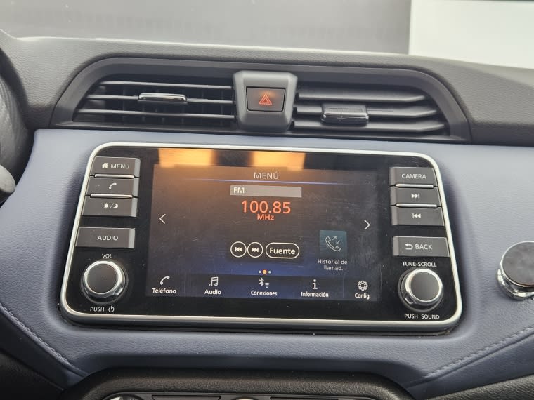Nissan Versa Versa año 2024