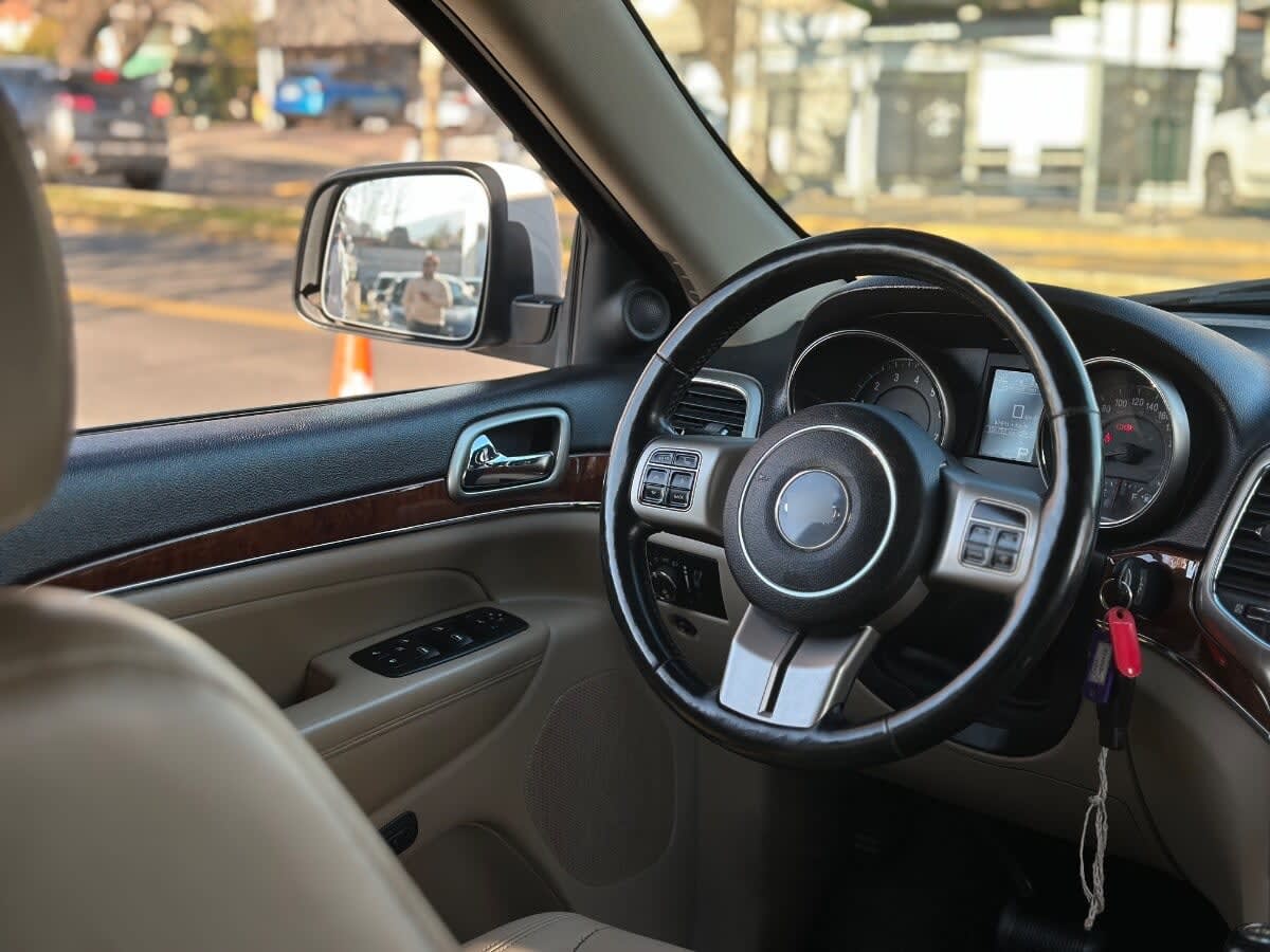 Jeep Grand Cherokee Limited año 2011