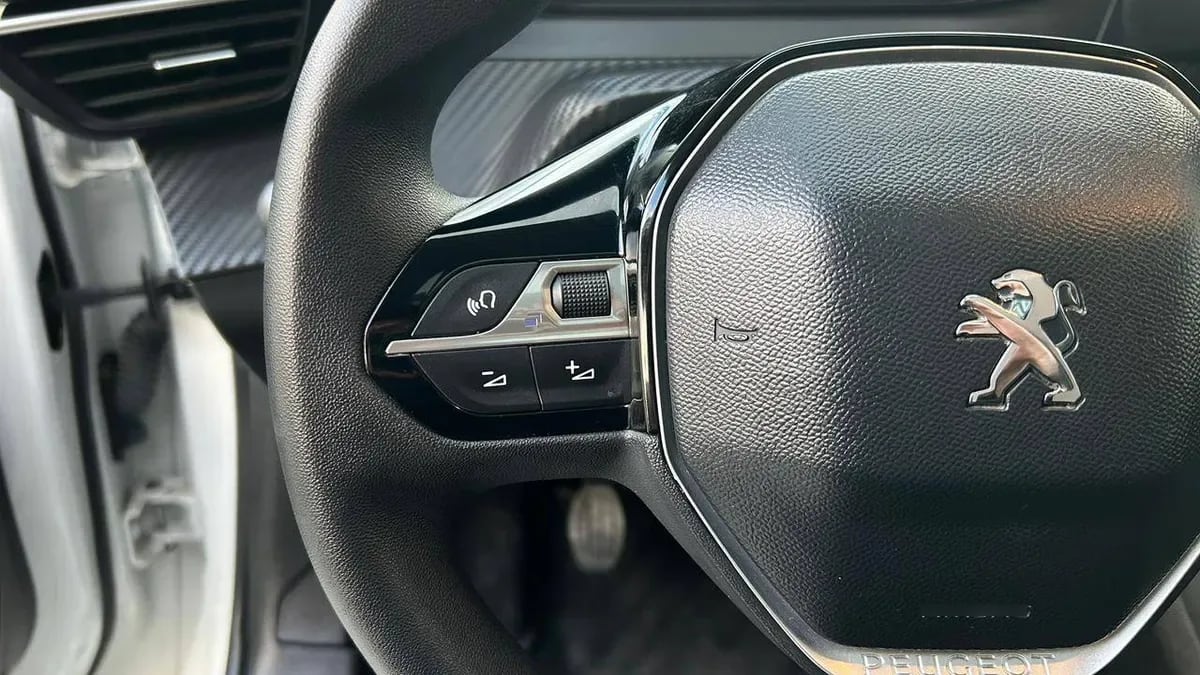 Peugeot 208 Style Puretech 75 1.2 año 2024