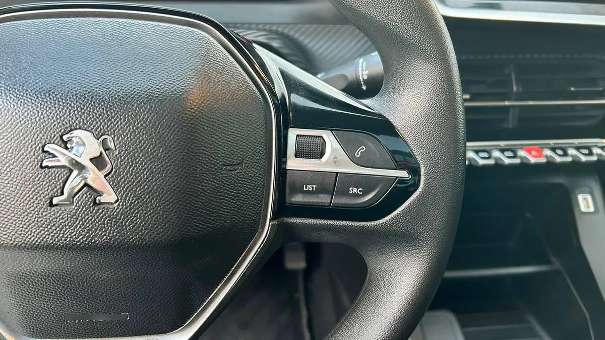 Peugeot 208 Style Puretech 75 1.2 año 2024