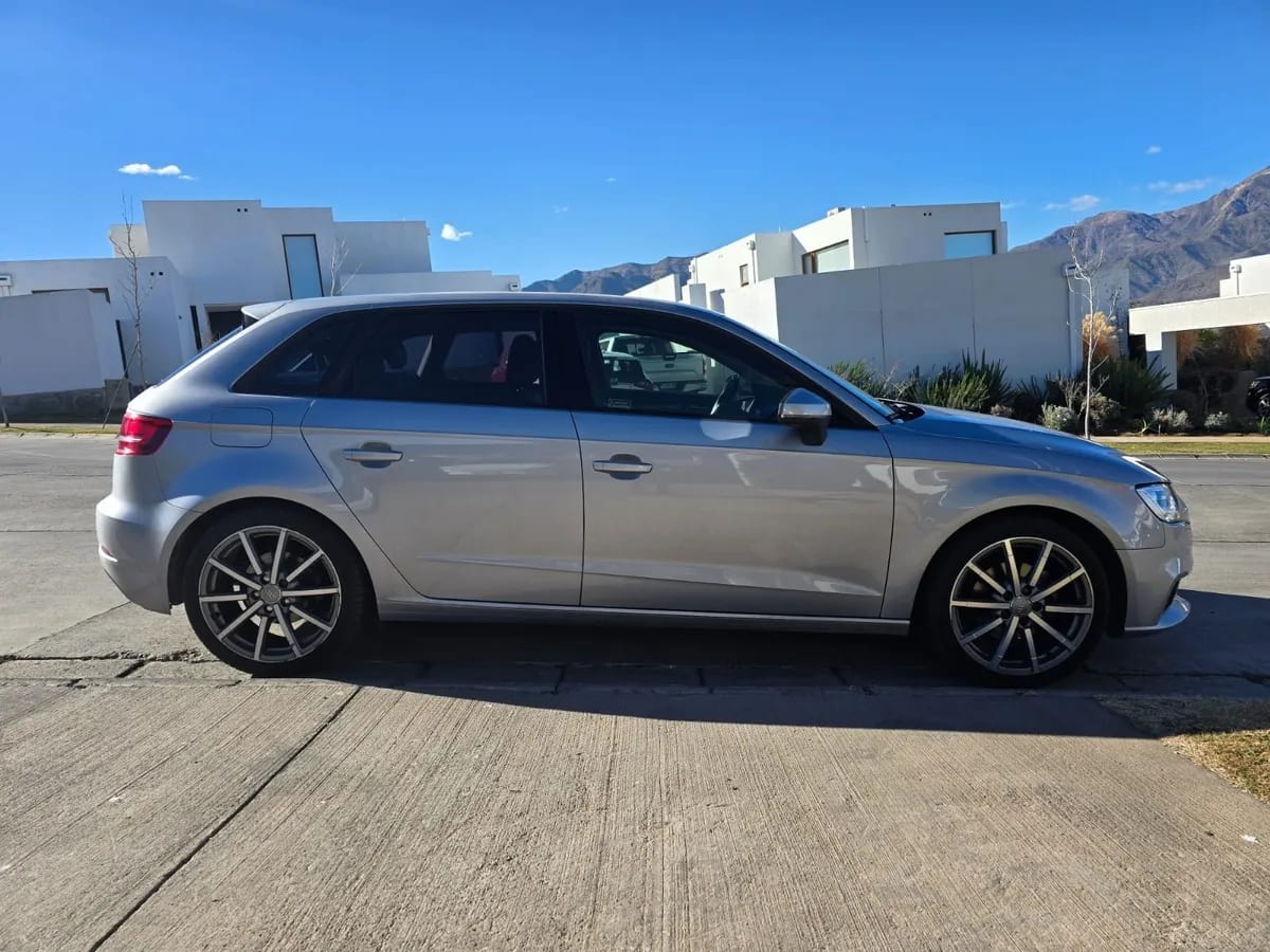 Audi A3 1.4 Sportback 35 Tfsi Sport At año 2020