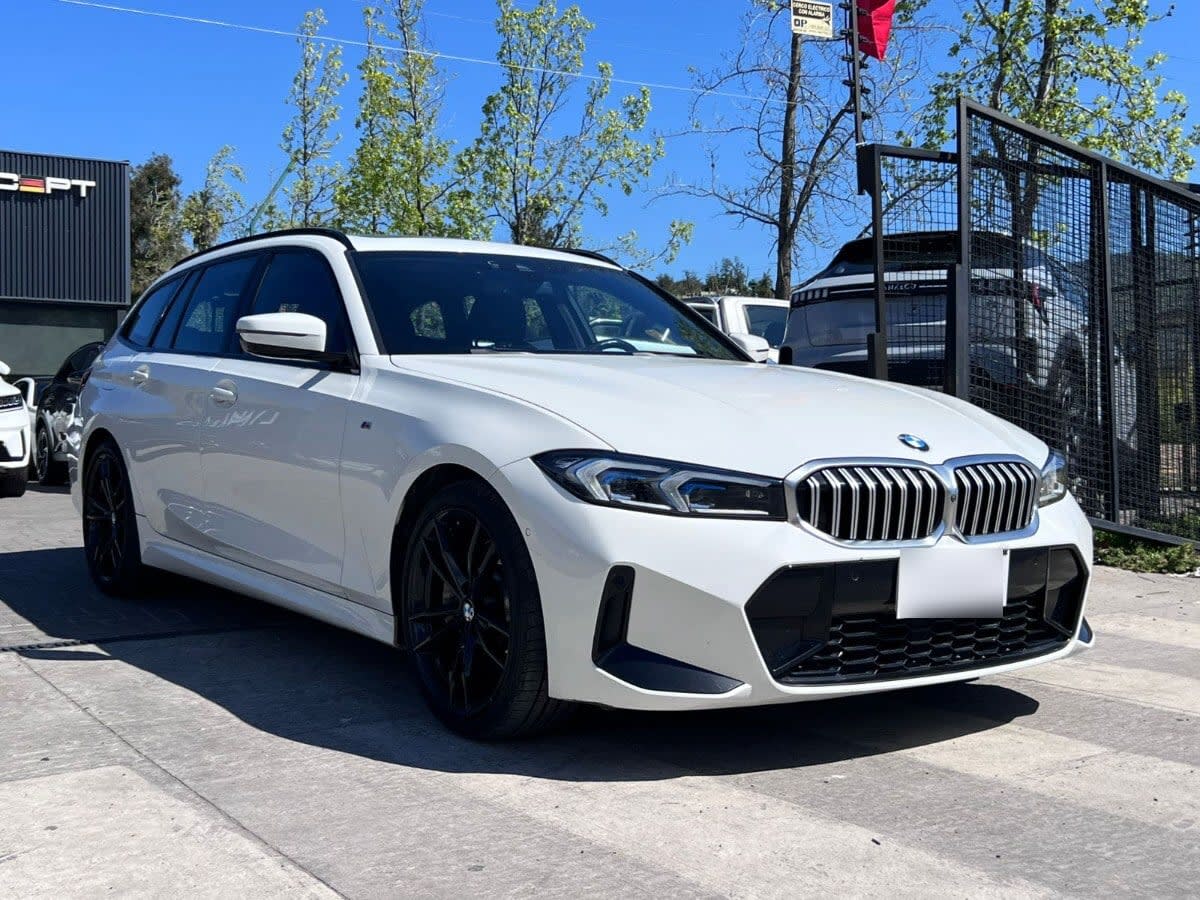 BMW 330i M Sport Touring 2.0 año 2023