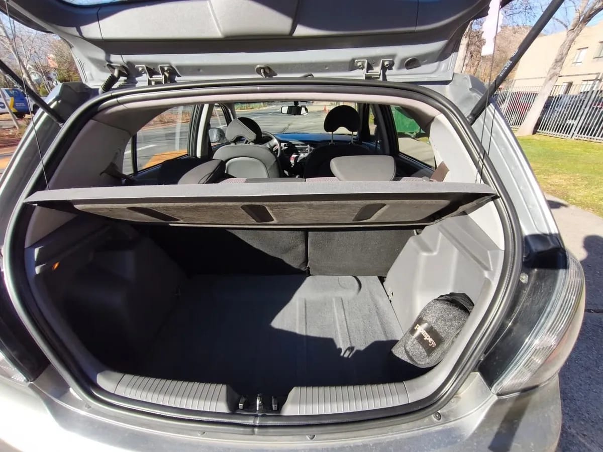 KIA MOTORS RIO Rio Jb 1.4 Mec Dh A/c Ab Ll año 2011