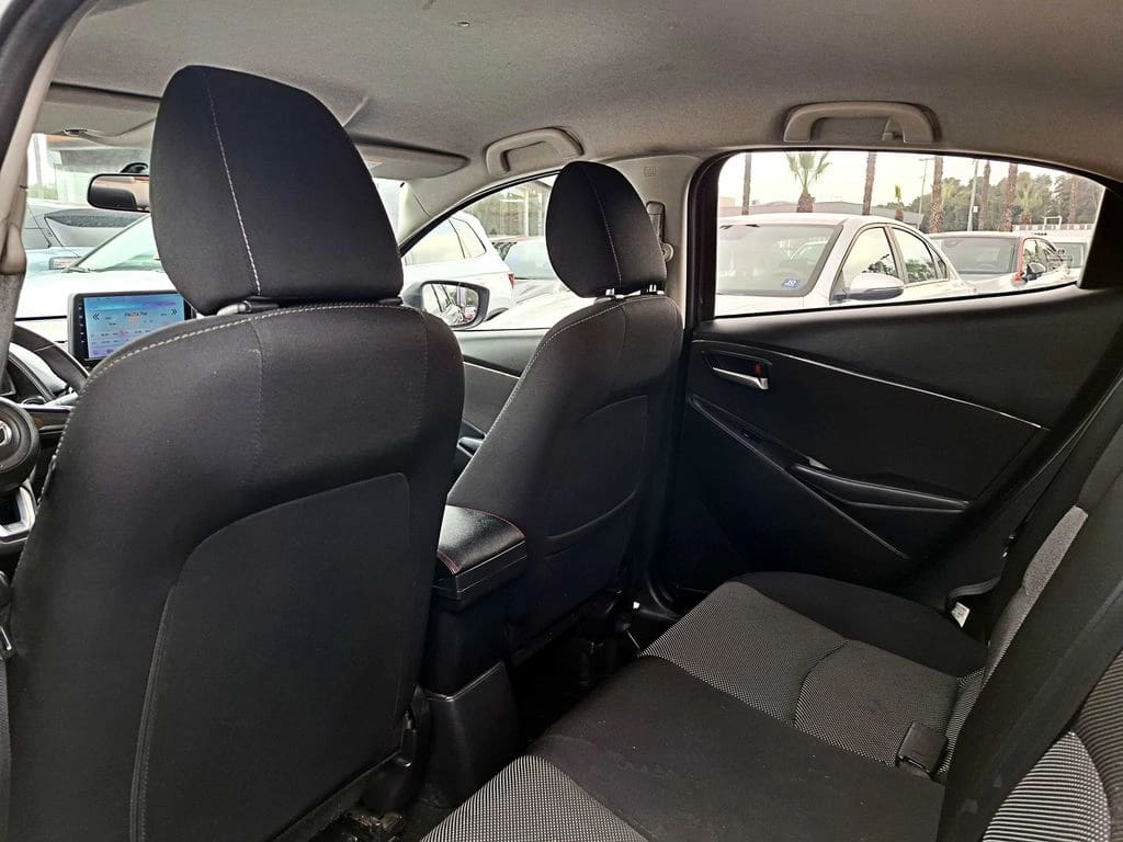 Mazda 2 1.5 V 4x2 6at 4p año 2020