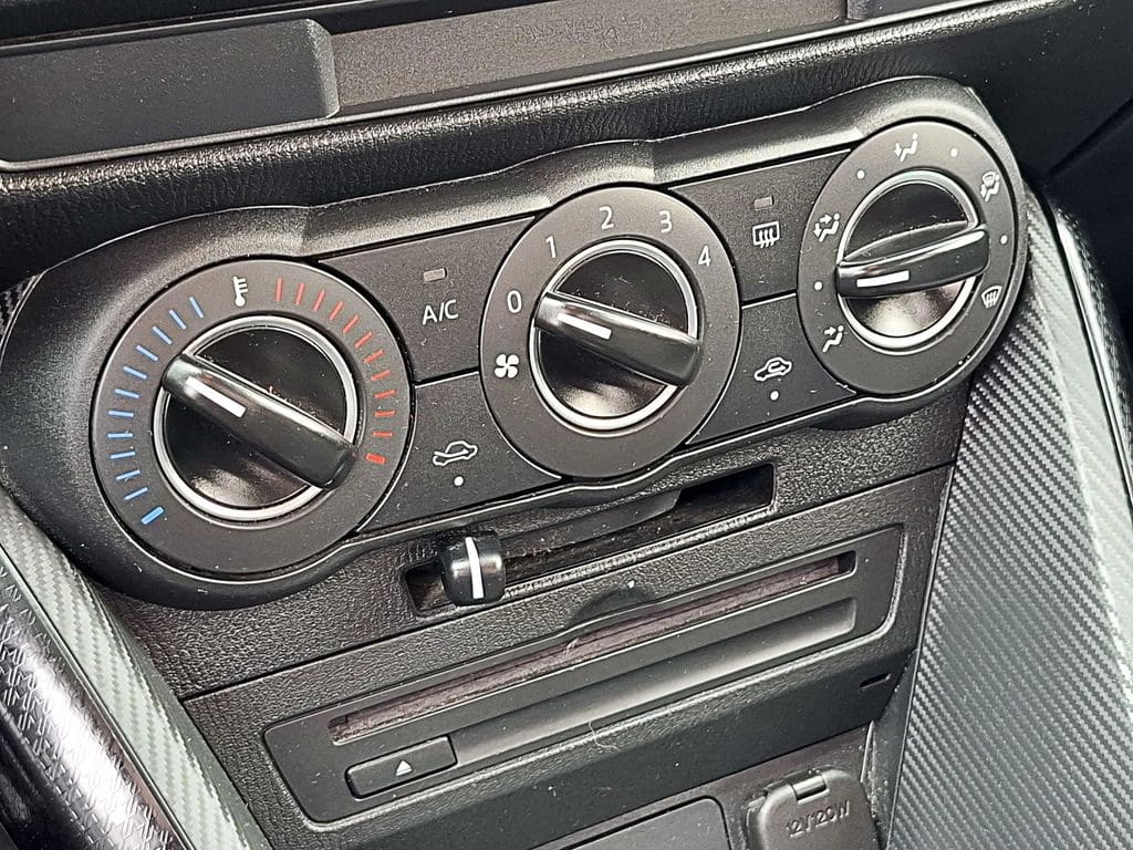Mazda 2 1.5 V 4x2 6at 4p año 2020