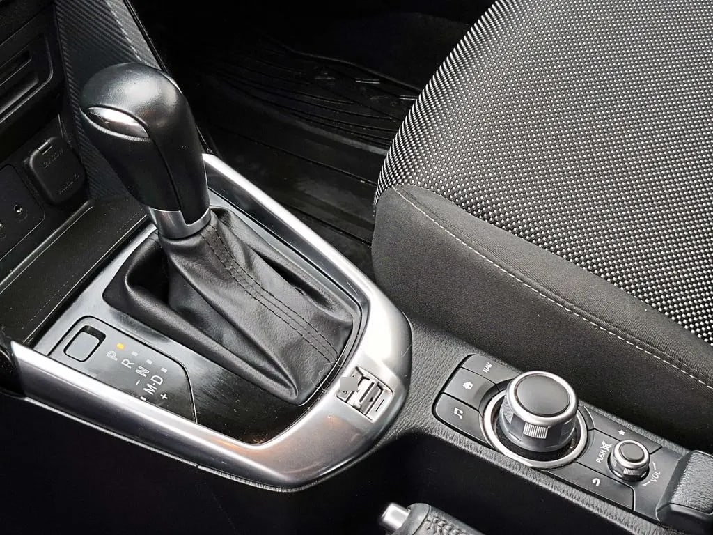 Mazda 2 1.5 V 4x2 6at 4p año 2020