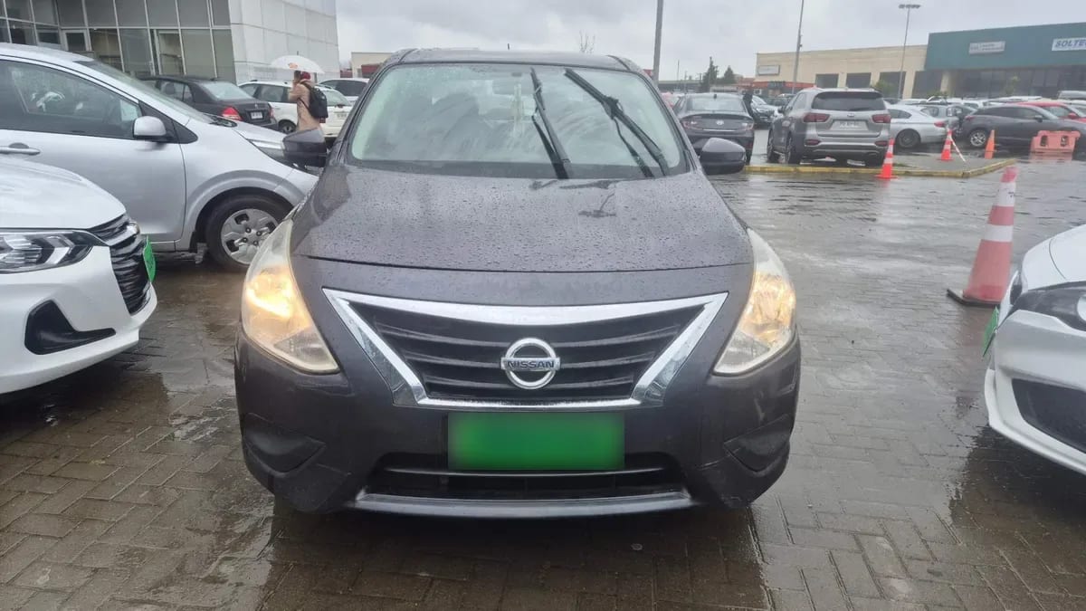 Nissan Versa 1.6 Sense 4x2 Mt 4p año 2019