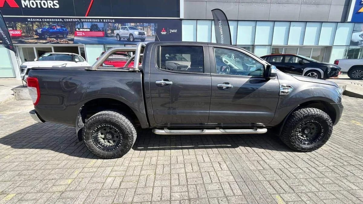 Ford Ranger 2.5 Xlt Euro 6 4x2 Dob. Cab. Mt 4p año 2023