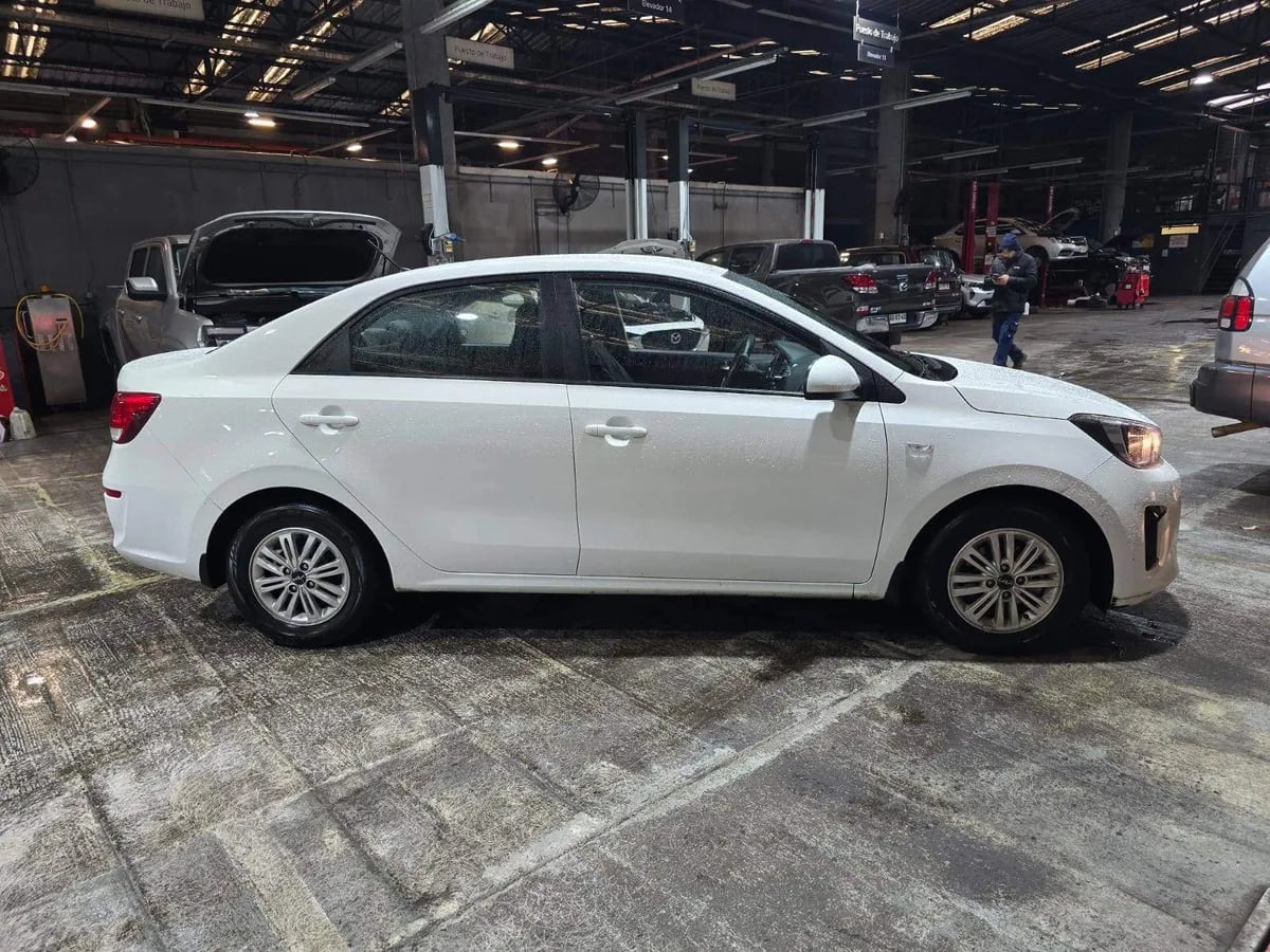 Kia Soluto 1.4 Ex Full 4x2 Mt 4p año 2024