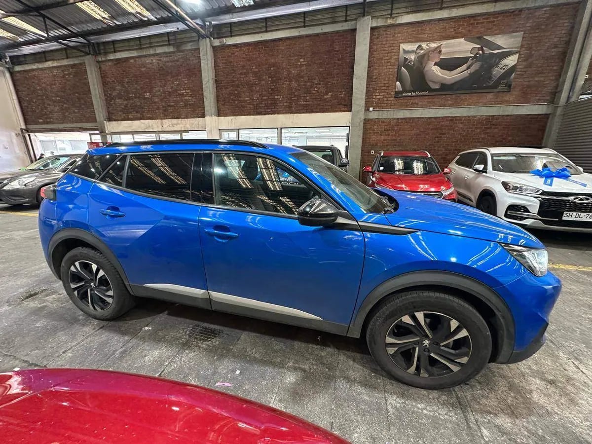 Peugeot 2008 1.2 Allure Pack Puretech 130hp Mt 5p año 2024