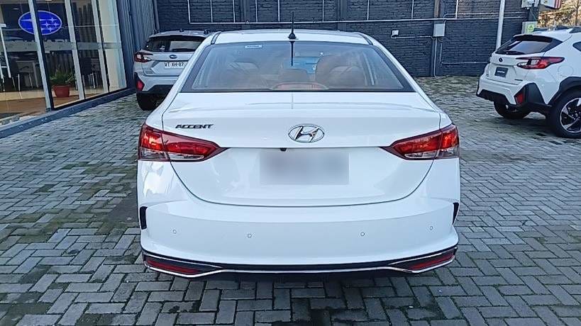 Hyundai Accent 1.4 Hci Plus 4x2 Mt 4p año 2024