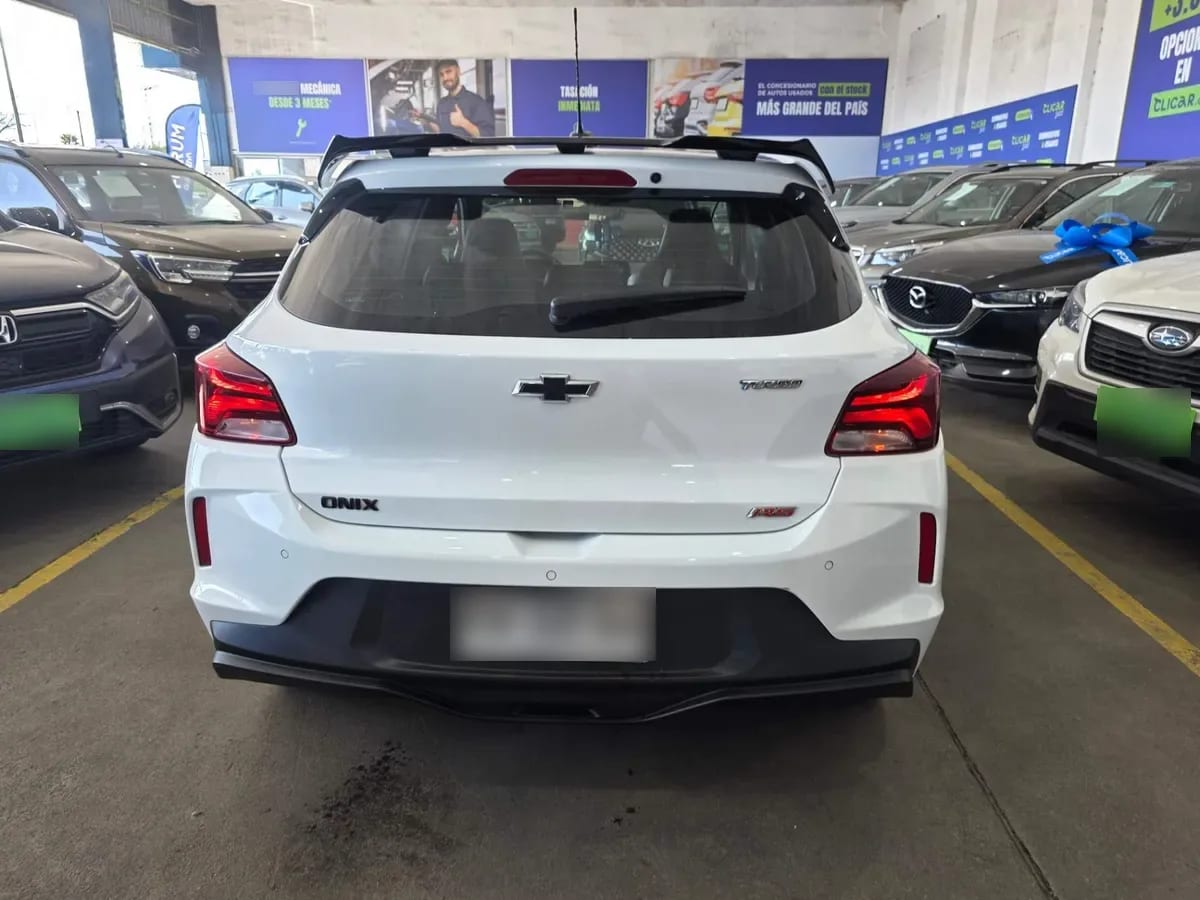 Chevrolet Onix 1.0t Rs 4x2 Mt 5p año 2022
