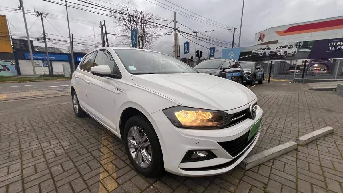 Volkswagen Polo 1.6 Comfortline 4x2 At6 5p año 2020