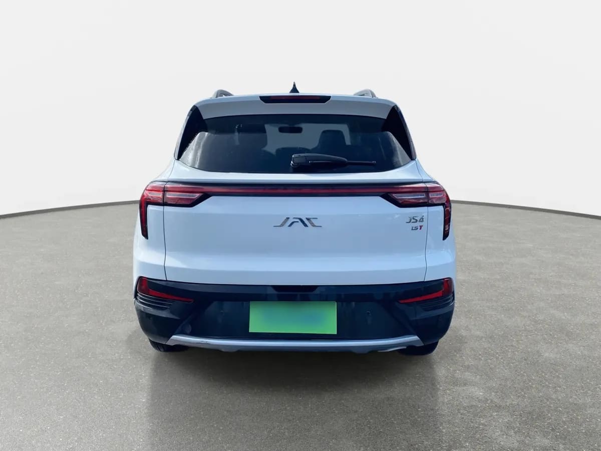 JAC Js4 1.5 Luxury 4x2 Mt 5p año 2025