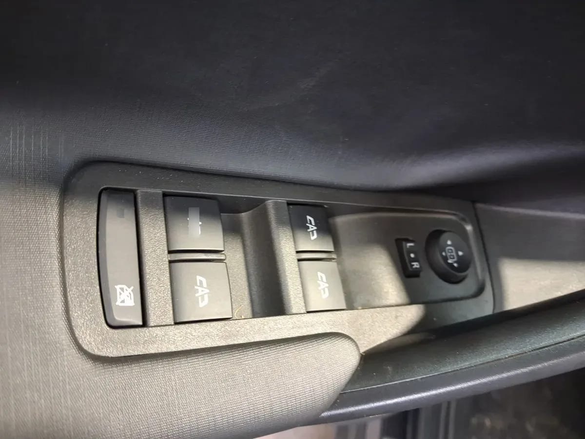 Chevrolet Tracker 1.2t Ltz T 4x2 At 5p año 2026