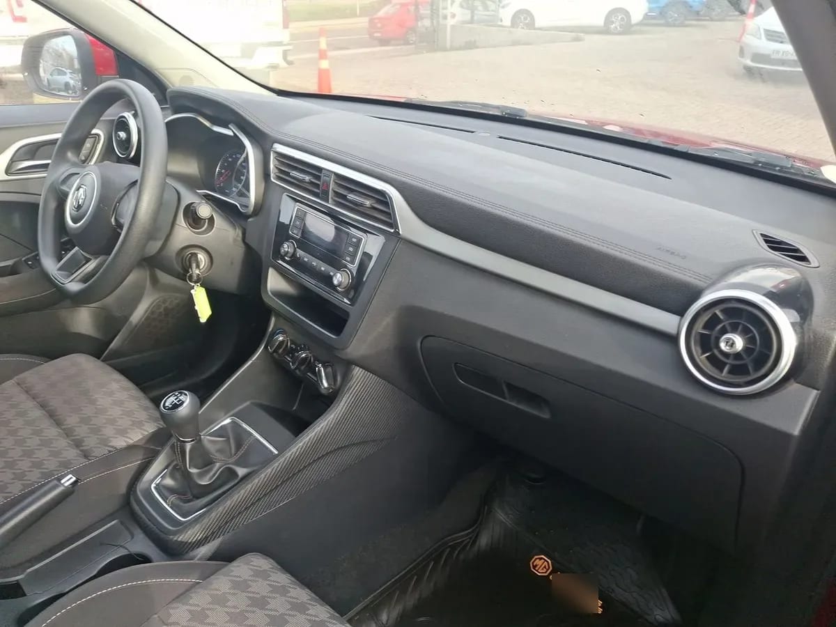 MG Mg Zs 1.5 Std Mt 5p año 2023