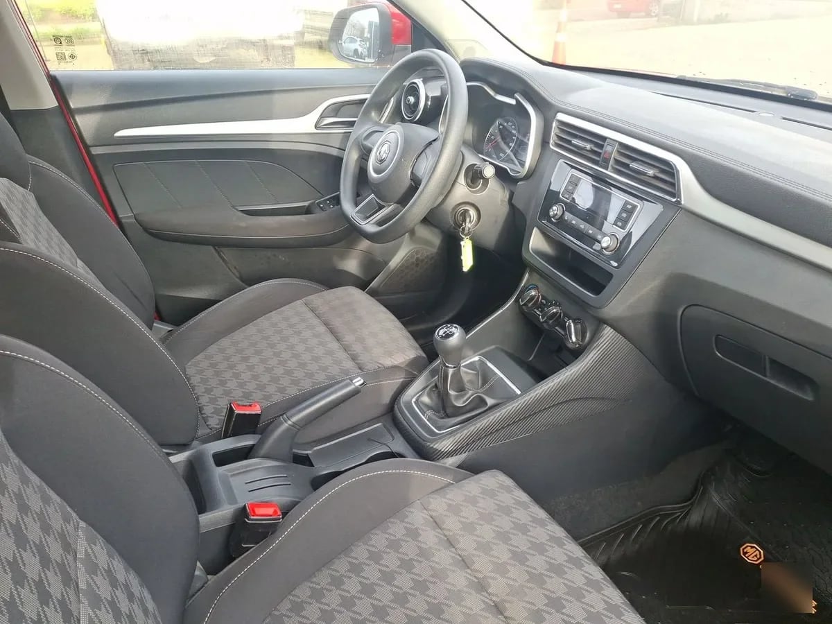 MG Mg Zs 1.5 Std Mt 5p año 2023
