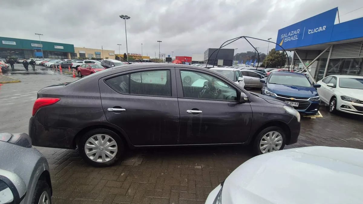 Nissan Versa 1.6 Sense 4x2 Mt 4p año 2019