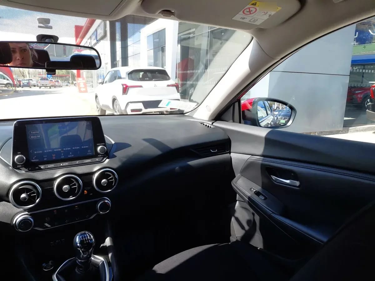 Nissan Sentra 2.0 Sense 4x2 Mt 4p año 2022