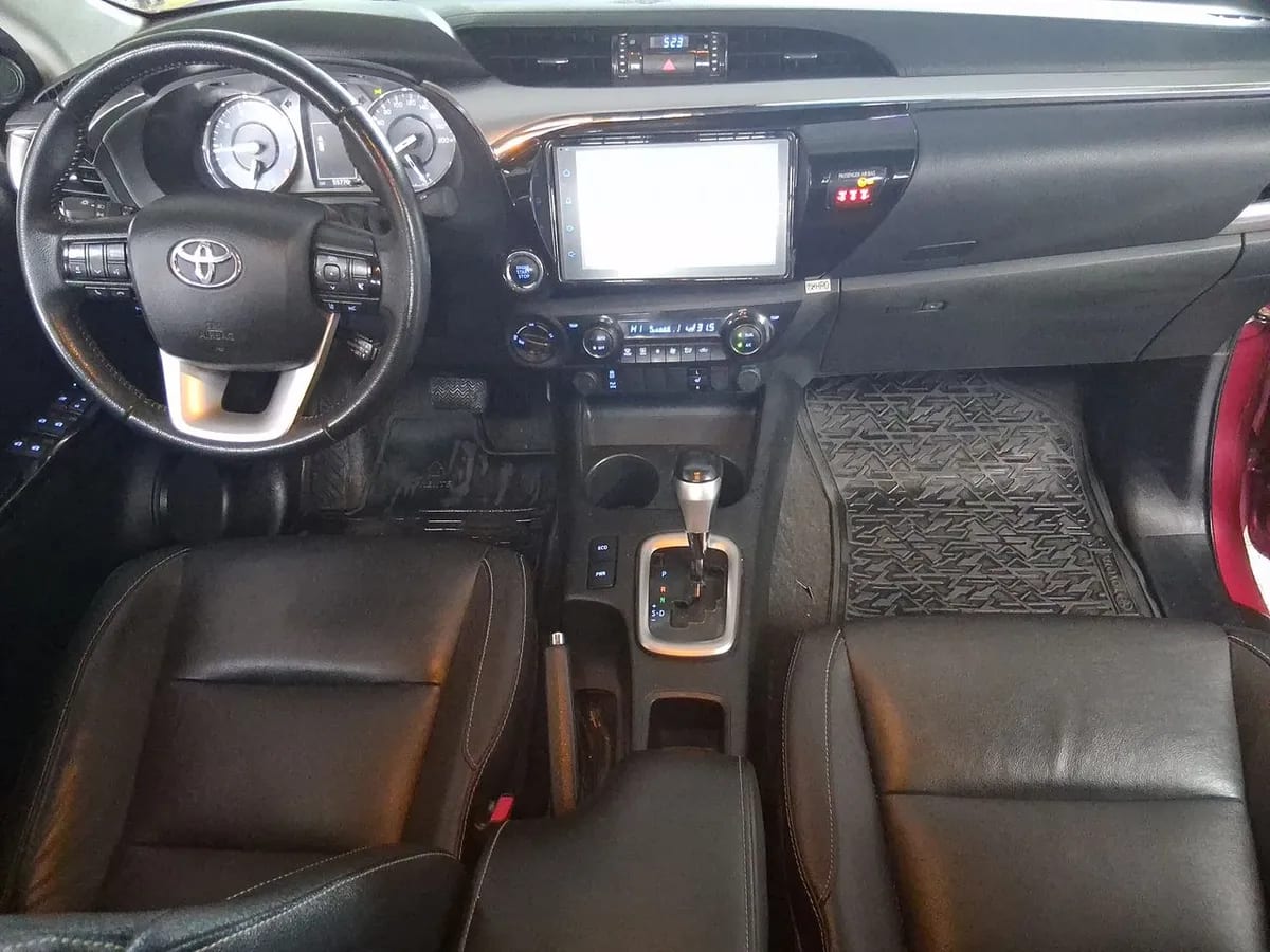 Toyota Hilux 2.8 Srv Diesel 4x4 Dob. Cab. At 4p año 2024