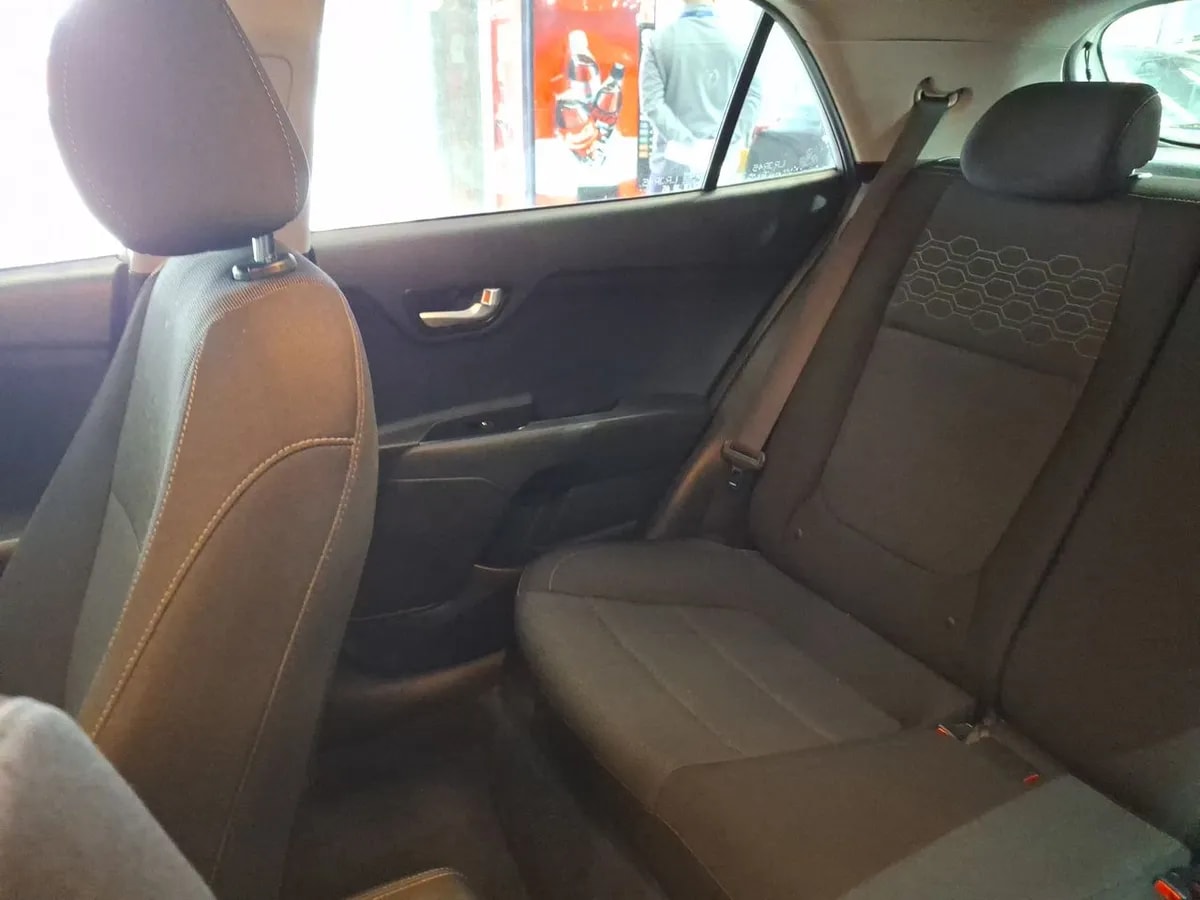 Kia Rio 5 1.4 Ex 4x2 6mt 5p año 2020