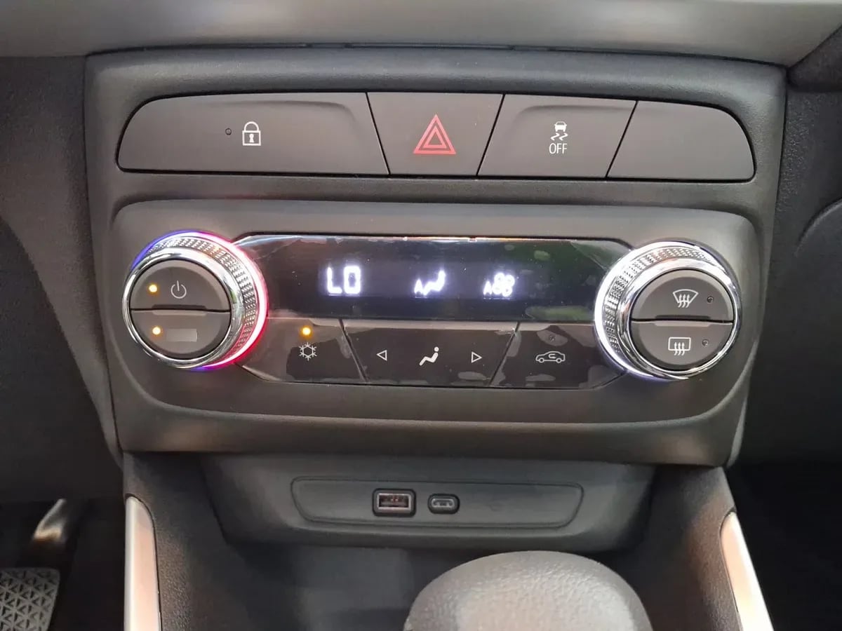 Chevrolet Tracker 1.2t Ltz T 4x2 At 5p año 2026