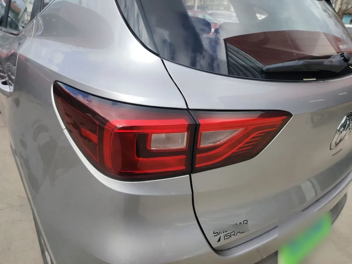 MG Mg Zs 1.5 Std 4x2 Mt 5p año 2023