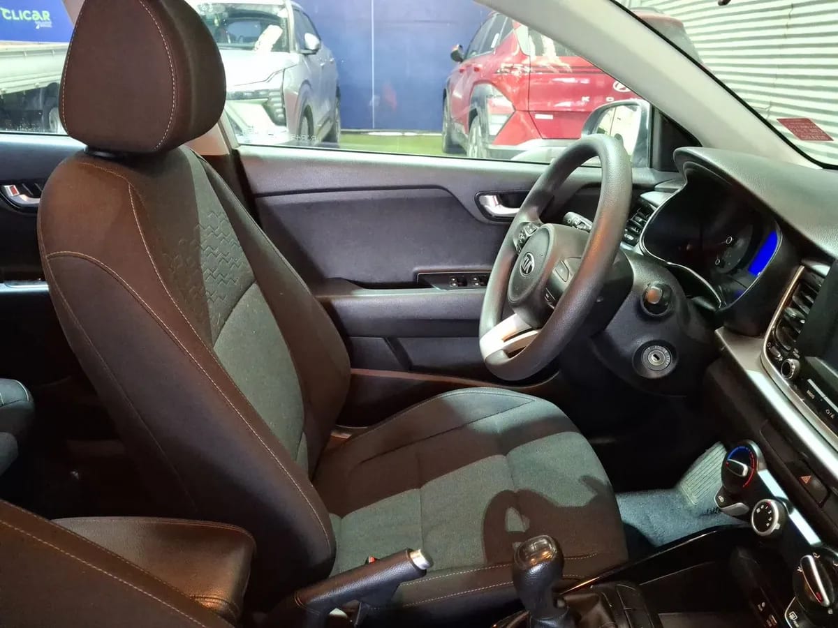 Kia Rio 5 1.4 Ex 4x2 6mt 5p año 2020