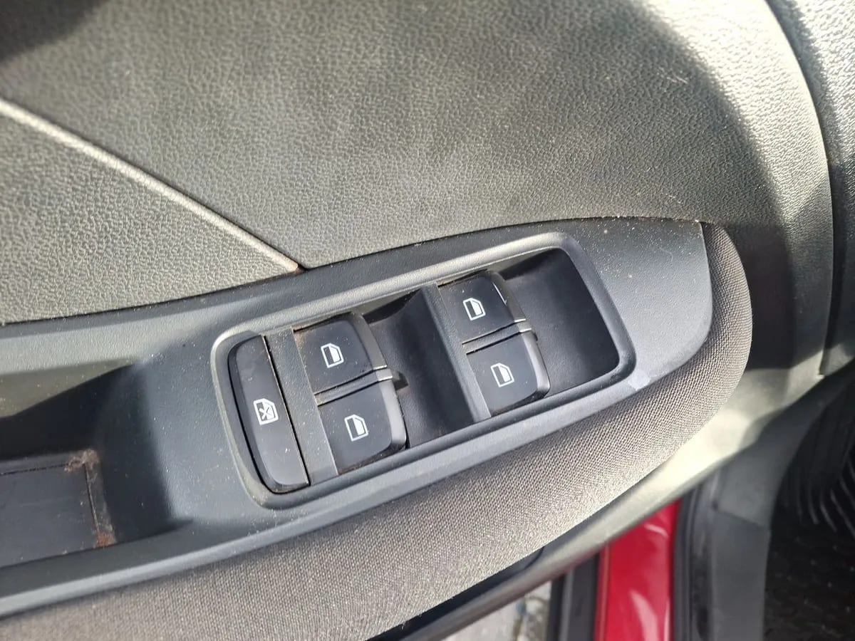 MG Mg Zs 1.5 Std Mt 5p año 2023