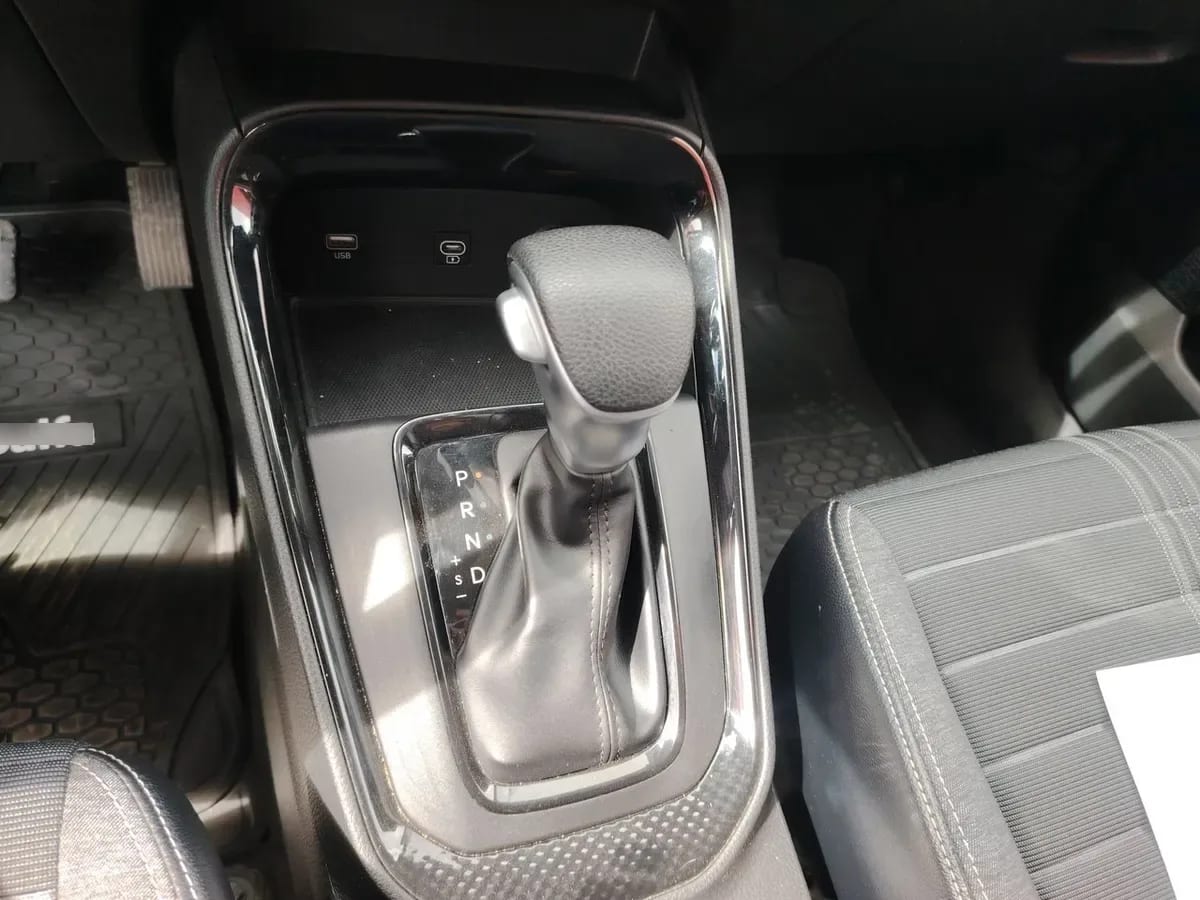 Kia Sonet 1.5 Ex 4x2 Ivt Ri At 5p año 2025