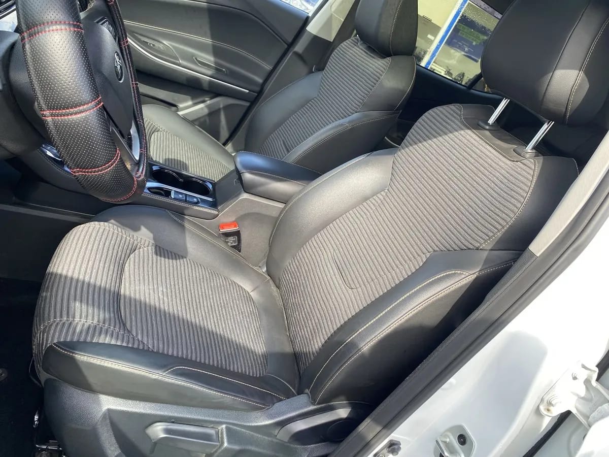 JAC Js4 1.5 Luxury 4x2 Mt 5p año 2025