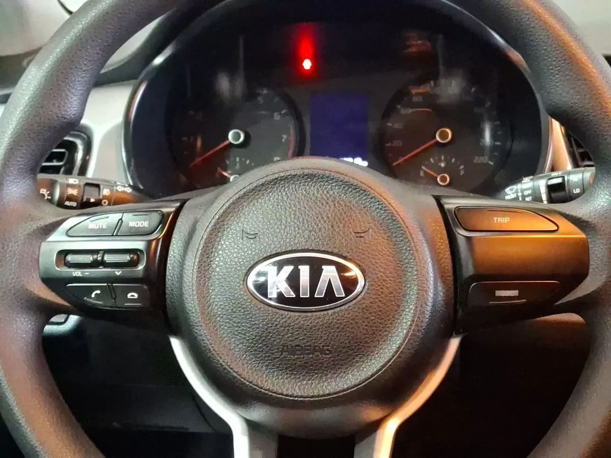 Kia Rio 5 1.4 Ex 4x2 6mt 5p año 2020
