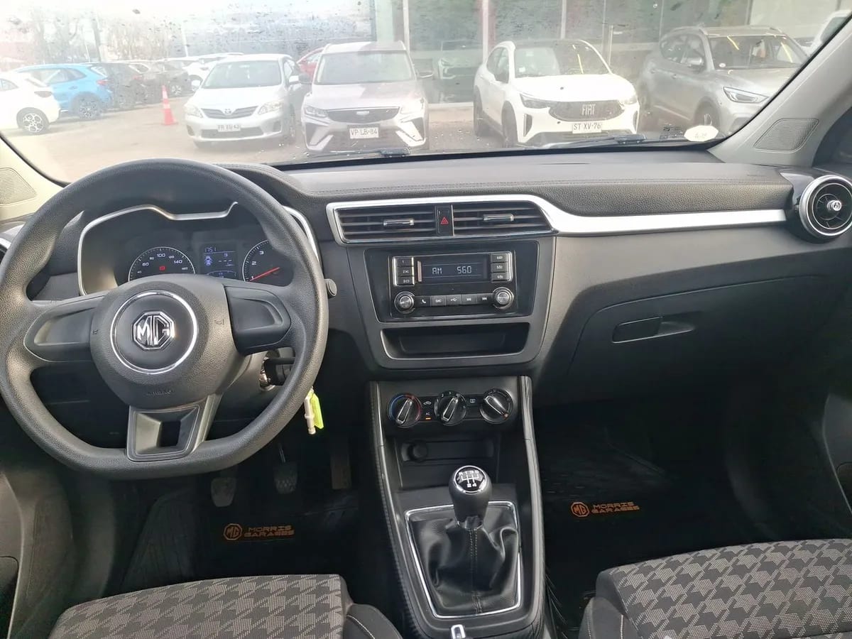 MG Mg Zs 1.5 Std Mt 5p año 2023