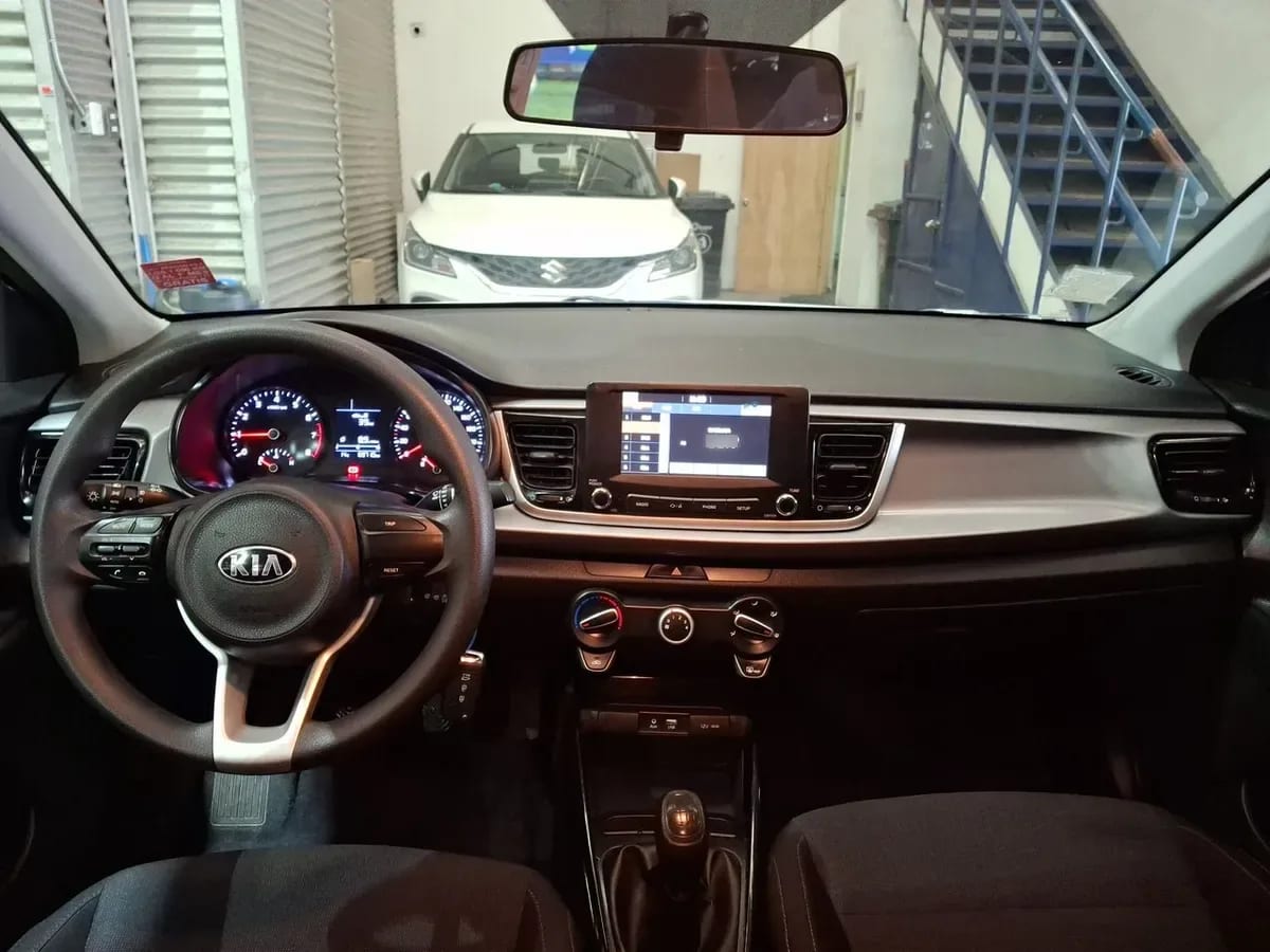 Kia Rio 5 1.4 Ex 4x2 6mt 5p año 2020