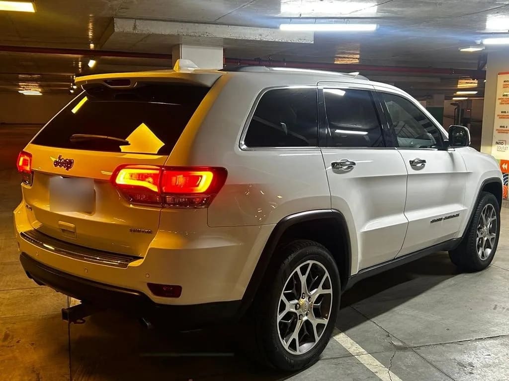 Jeep Grand Cherokee 3.6 Limited 4x4 At 5p año 2022