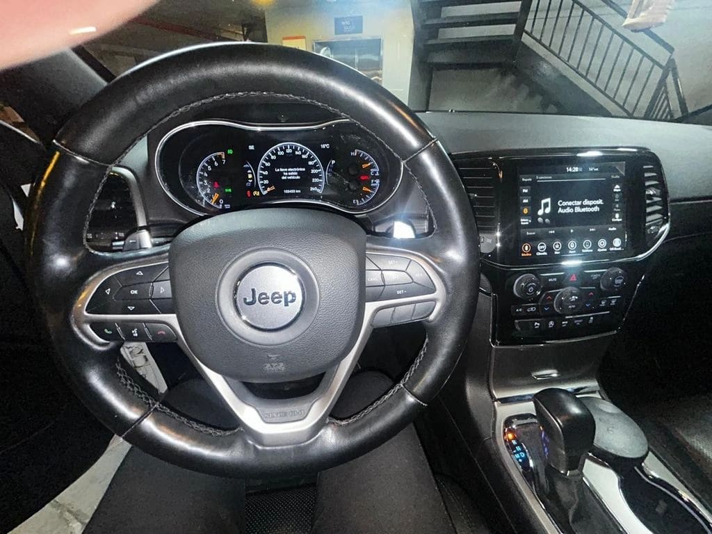 Jeep Grand Cherokee 3.6 Limited 4x4 At 5p año 2022