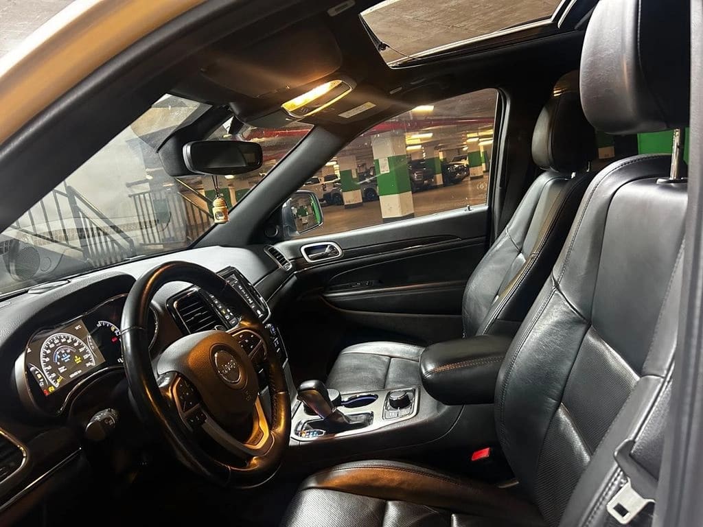 Jeep Grand Cherokee 3.6 Limited 4x4 At 5p año 2022