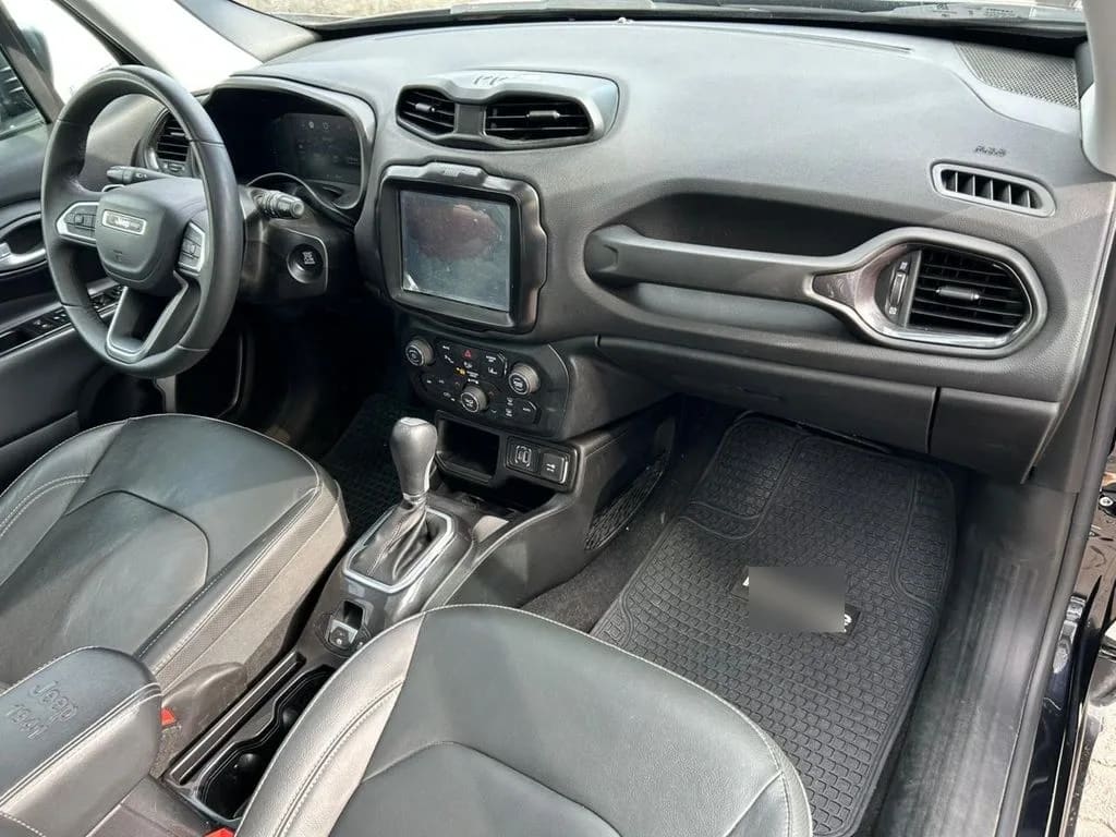 Jeep Renegade 1.3t Longitude 4x2 At 5p año 2023