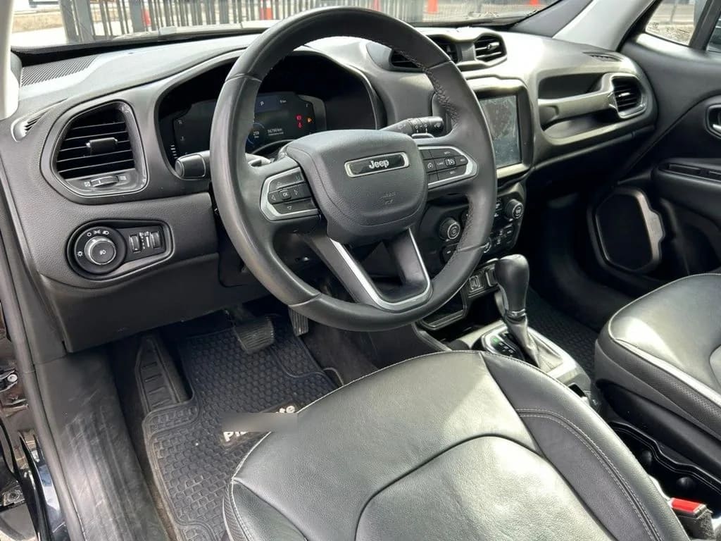 Jeep Renegade 1.3t Longitude 4x2 At 5p año 2023